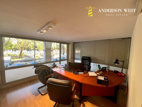 office rooms for sale in the center of palma mallorca
