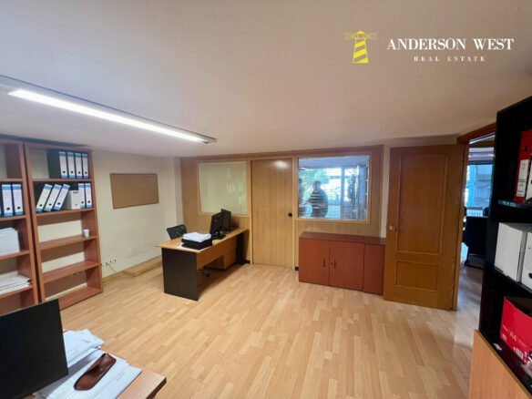 office space real estate for sale in Mallorca - contact our team to tour this office space in Palma today