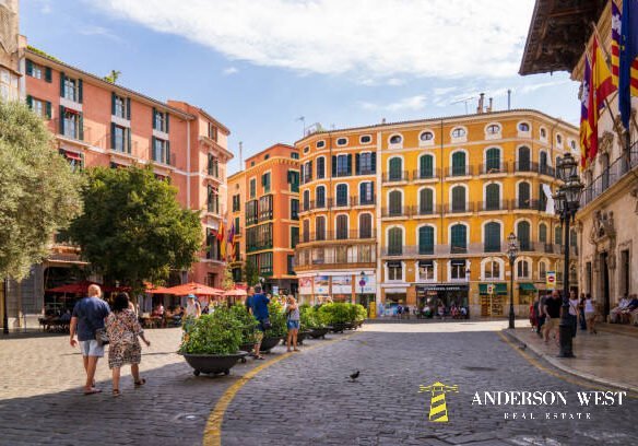 move your business to the center of Palma with this new office space for sale