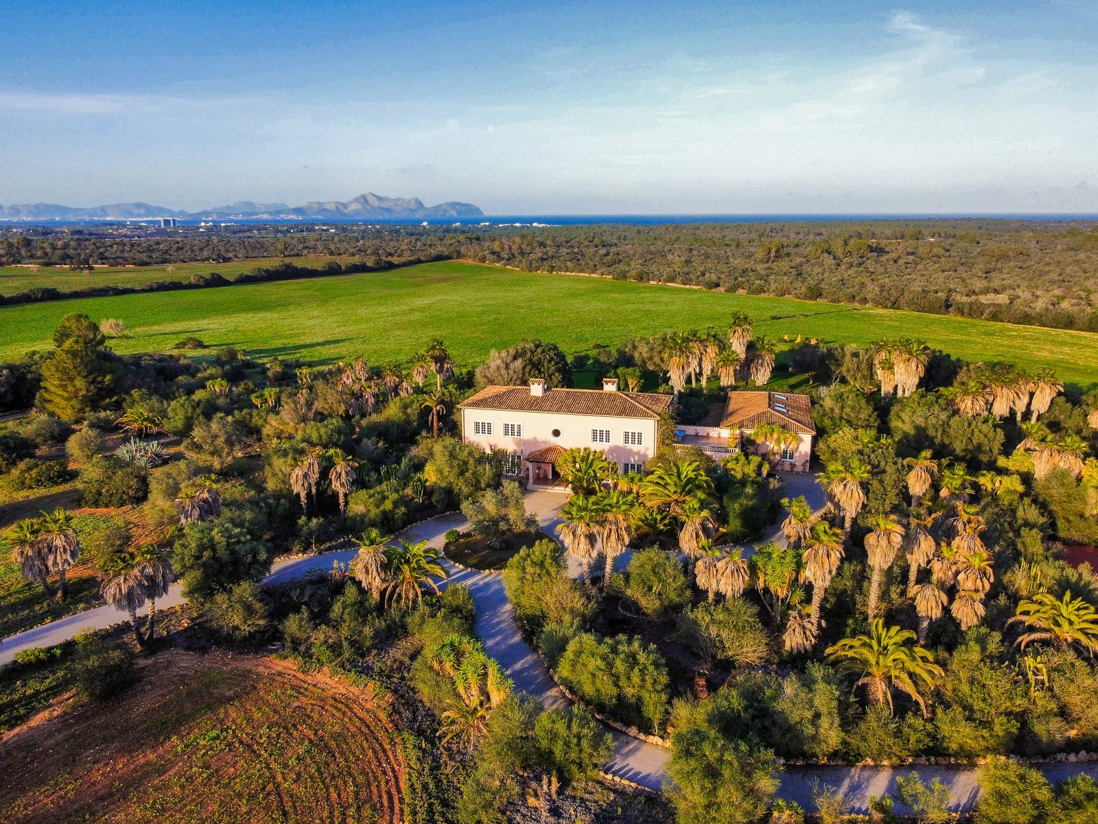 buying a house in mallorca