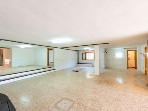 large ground floor in a traditional mallorcan finca for sale in Valldemossa