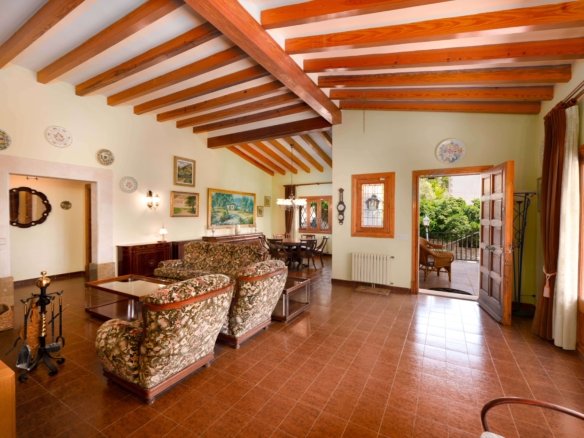 Large terrace with countryside views – Valldemossa finca