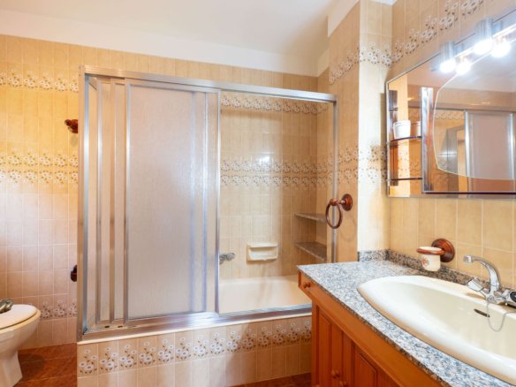 property in Valldemossa that has potential and needs renovation