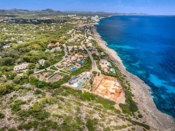 Prime Mallorca real estate plot with panoramic sea views