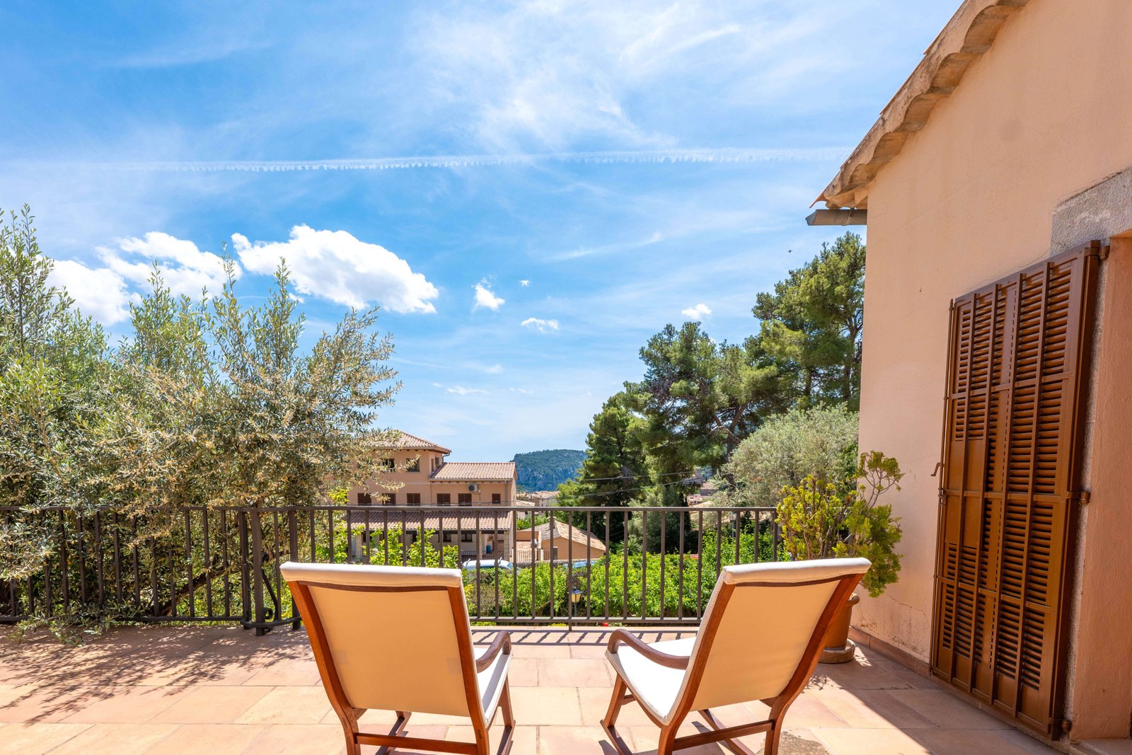 Exterior facade of finca for sale Valldemossa contact Anderson West, your property experts to buy this beautiful home in Valldemossa