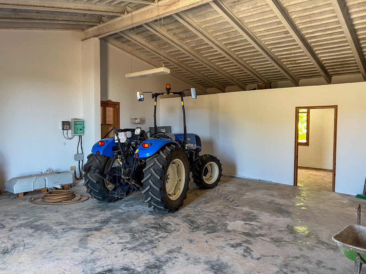 Interior of rustic 3-bedroom finca in Porreres, Mallorca