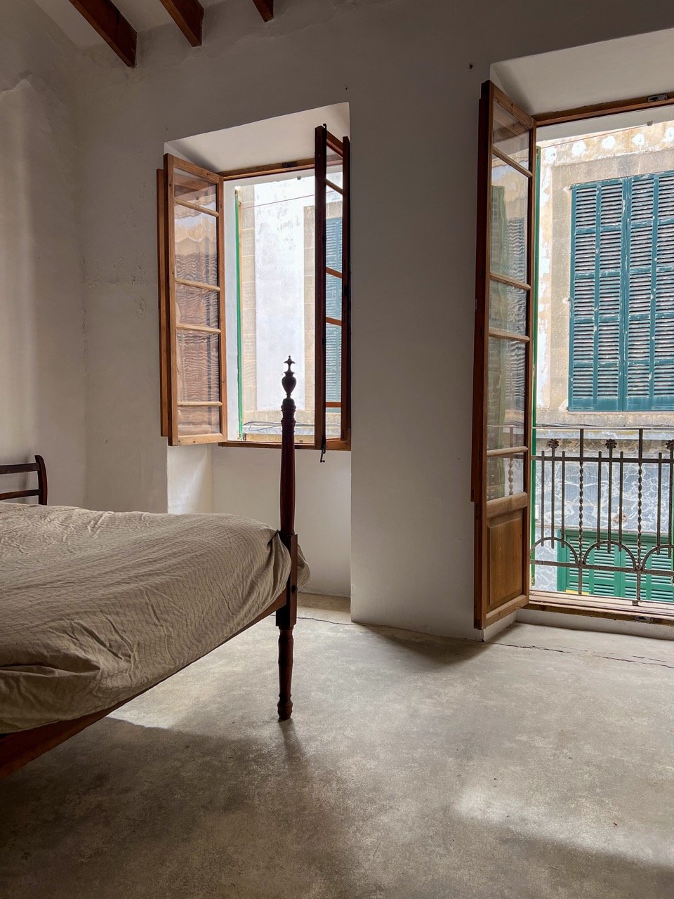 se alquila casa felanitx contacto Anderson West