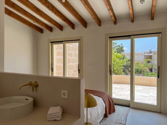 Premium property for sale in Felanitx with garage and private pool