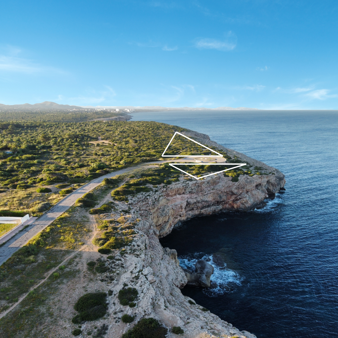 buy building land for sale in portocolom, a fishing village in Mallorca's southeast. Anderson West is your land expert in Mallorca!