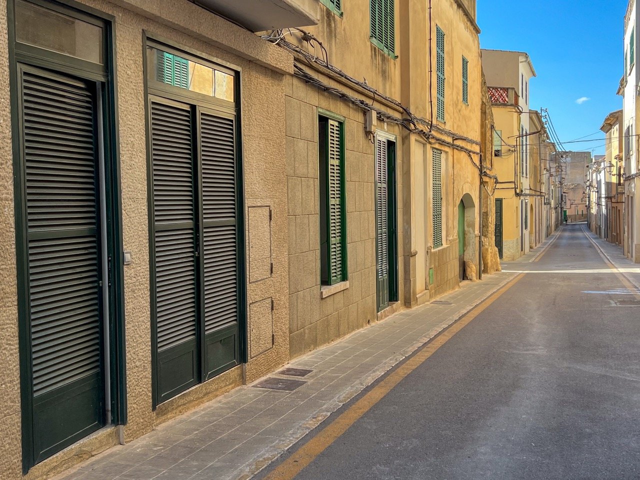 Quiet residential street in central Felanitx where this charming townhome is located