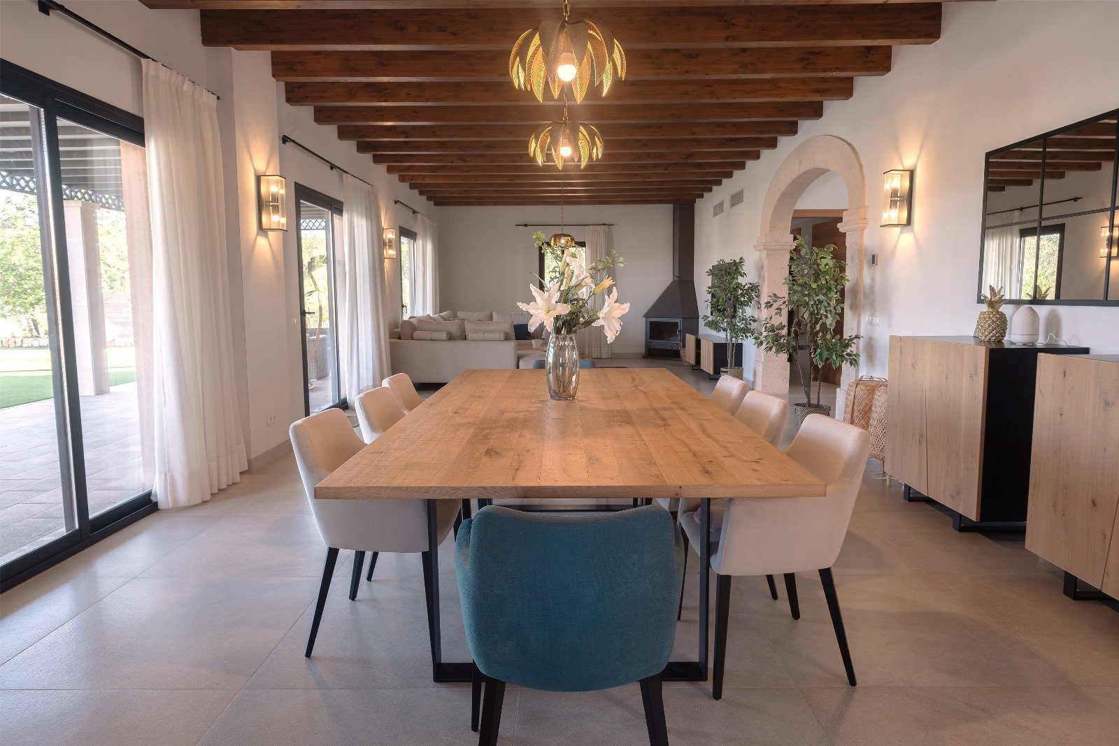 large finca with spacious living areas for rent in Felanitx Call Anderson West today to rent this large Finca in Mallorca