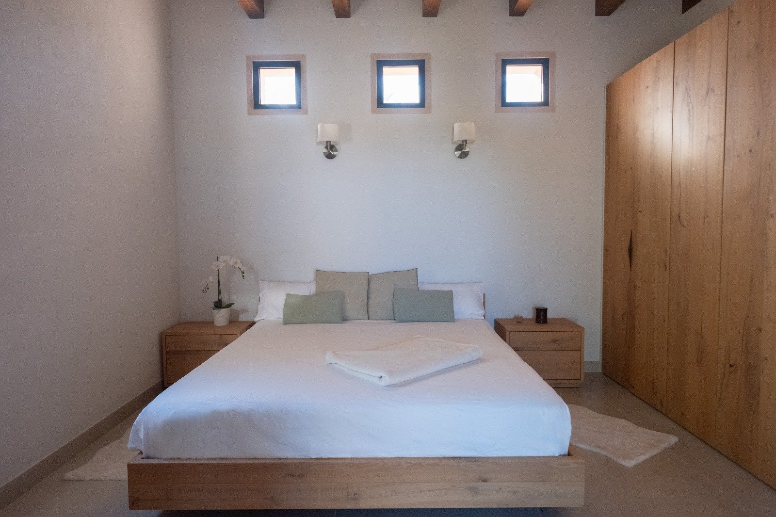 Elegant en-suite bedroom in a long-term rental finca in Mallorca