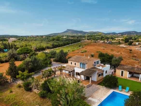 WINDOW LISTINGS A4 Landscape 1 – Anderson West | Mallorca Buyer's Agent finca for rent mallorca with sea views