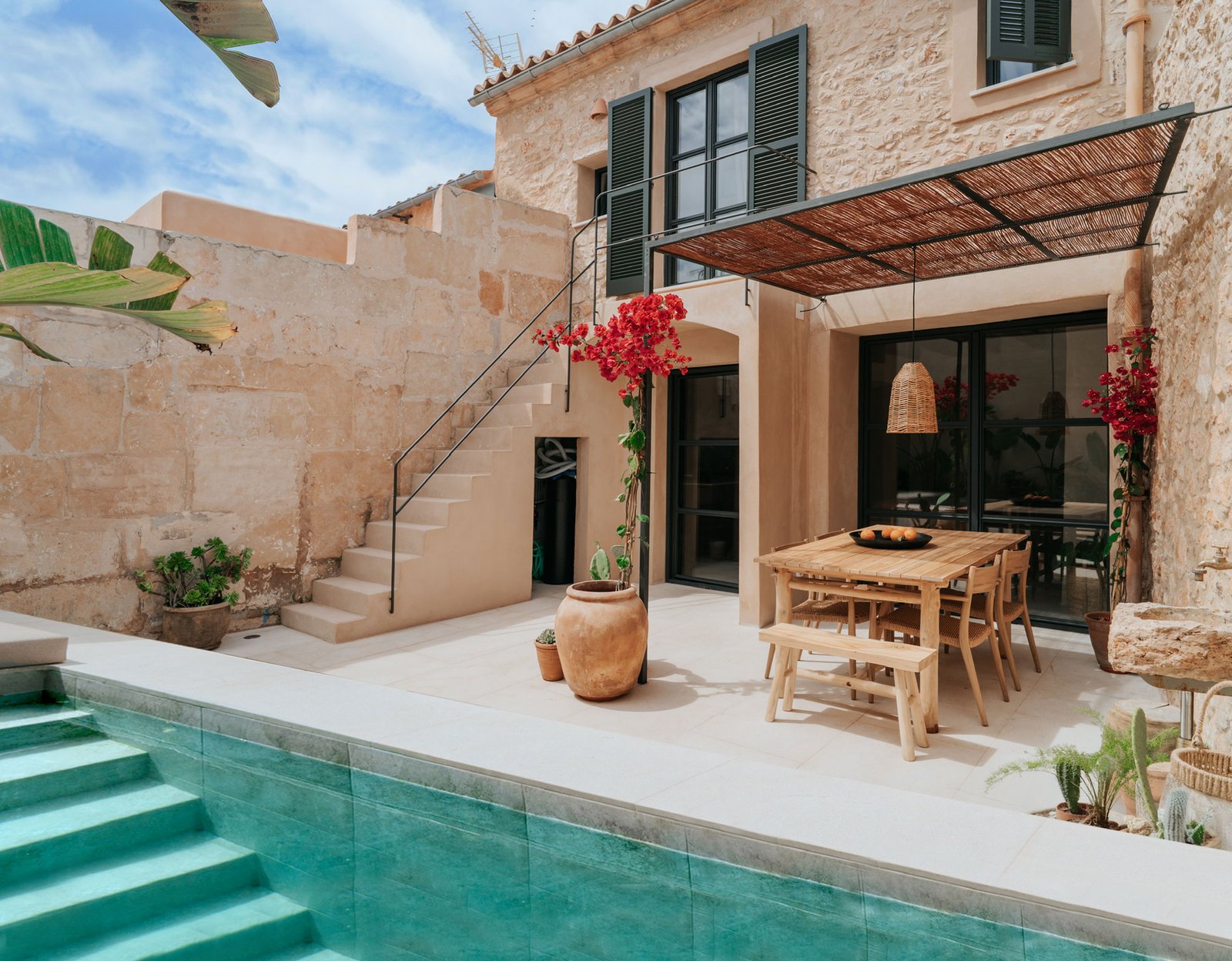 casa-llombards-garden-2