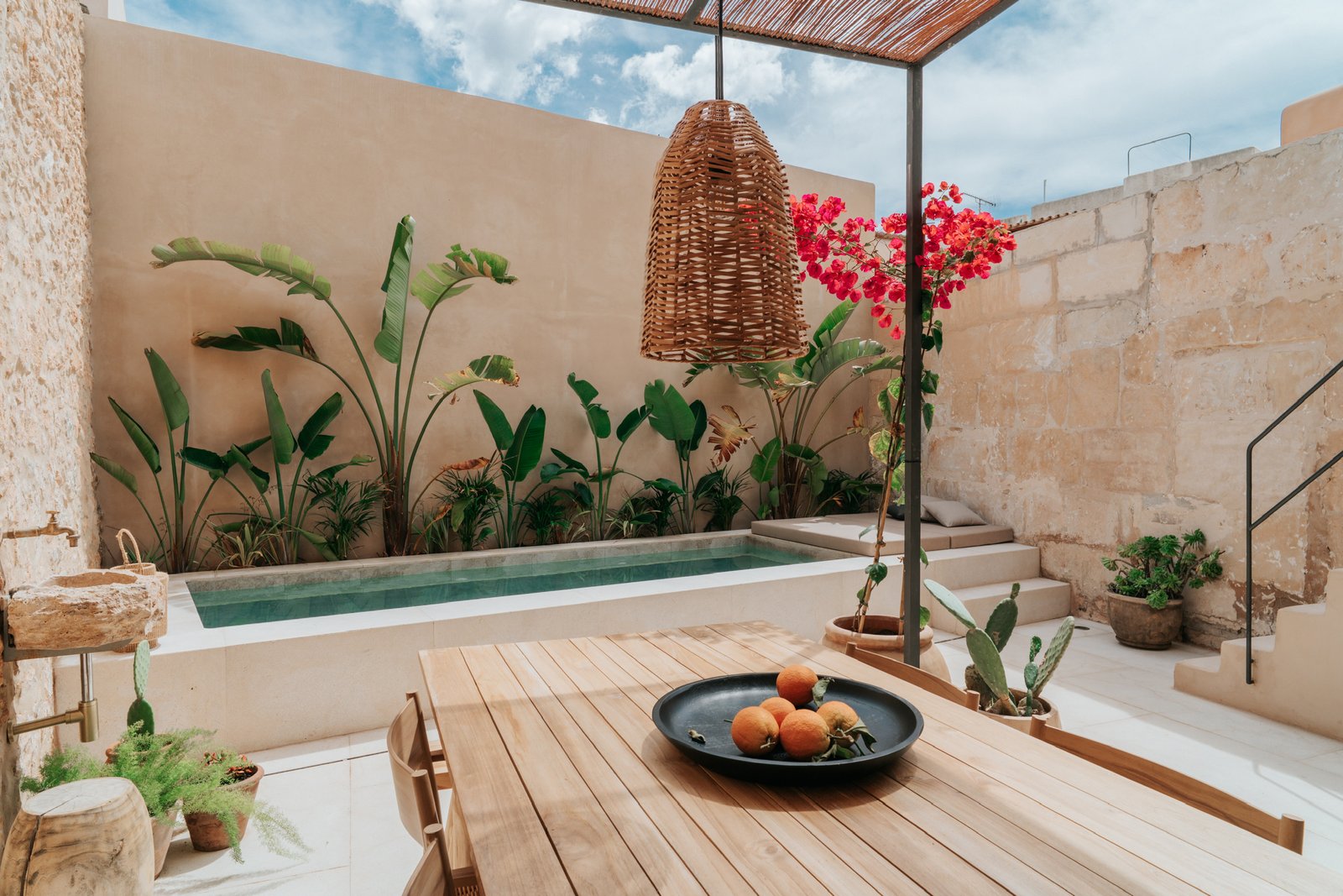 casa-llombards-garden-3