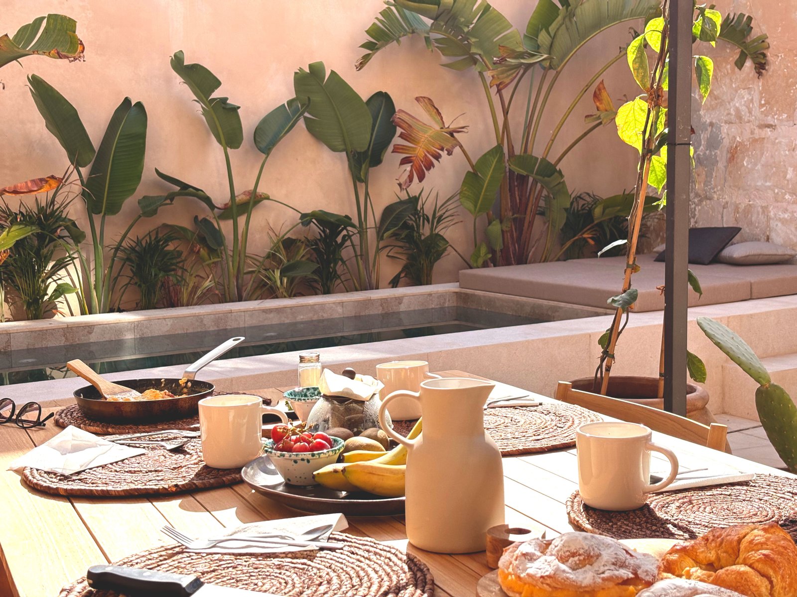 casa-llombards-garden-detail-4