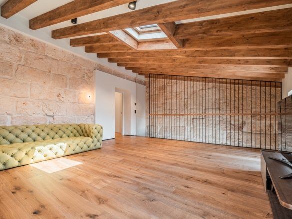 Townhouse in the Center of Mallorca with Unmatched Quality & Comfort | Sineu 4 Bedroom Home