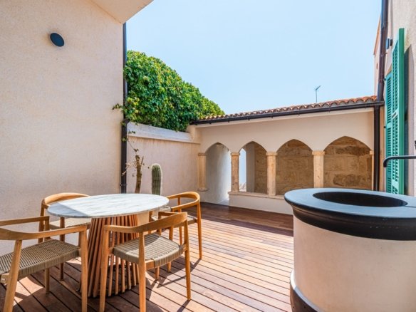 Townhouse in the Center of Mallorca with Unmatched Quality & Comfort | Sineu 4 Bedroom Home