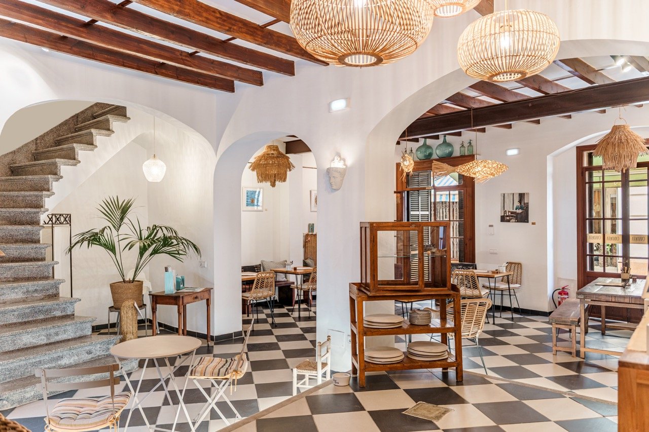 A Café, Two Apartments, One Rare Townhouse Opportunity in Felanitx’s Old Town