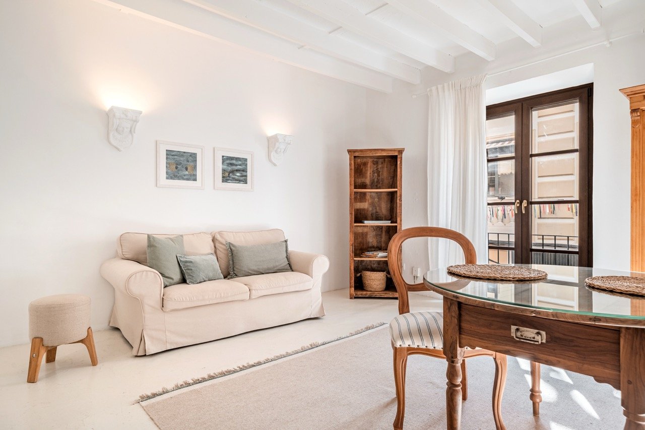 A Café, Two Apartments, One Rare Townhouse Opportunity in Felanitx’s Old Town