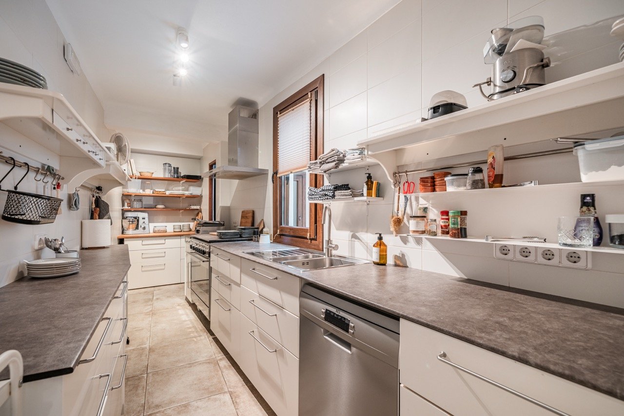 A Café, Two Apartments, One Rare Townhouse Opportunity in Felanitx’s Old Town